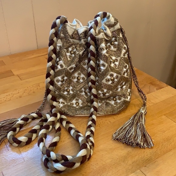 Sam Edelman Abela Beaded Bucket Bag - Picture 3 of 10